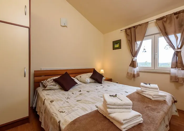 Oasis Hyllis Apartamento Marina (Bossoglina)