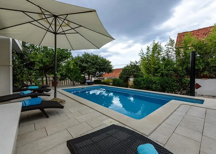 Oasis Hyllis Apartamento Marina (Bossoglina)